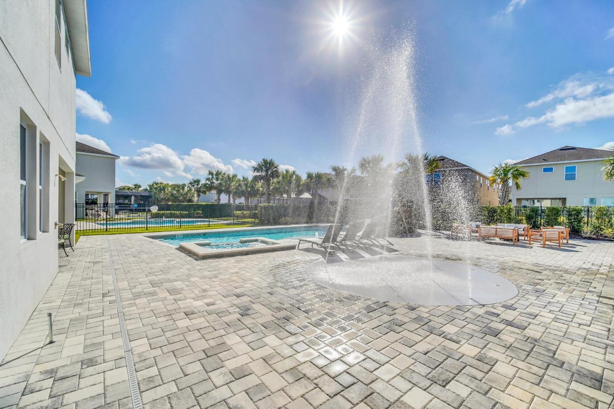 - Encore 1579 Villa Orlando